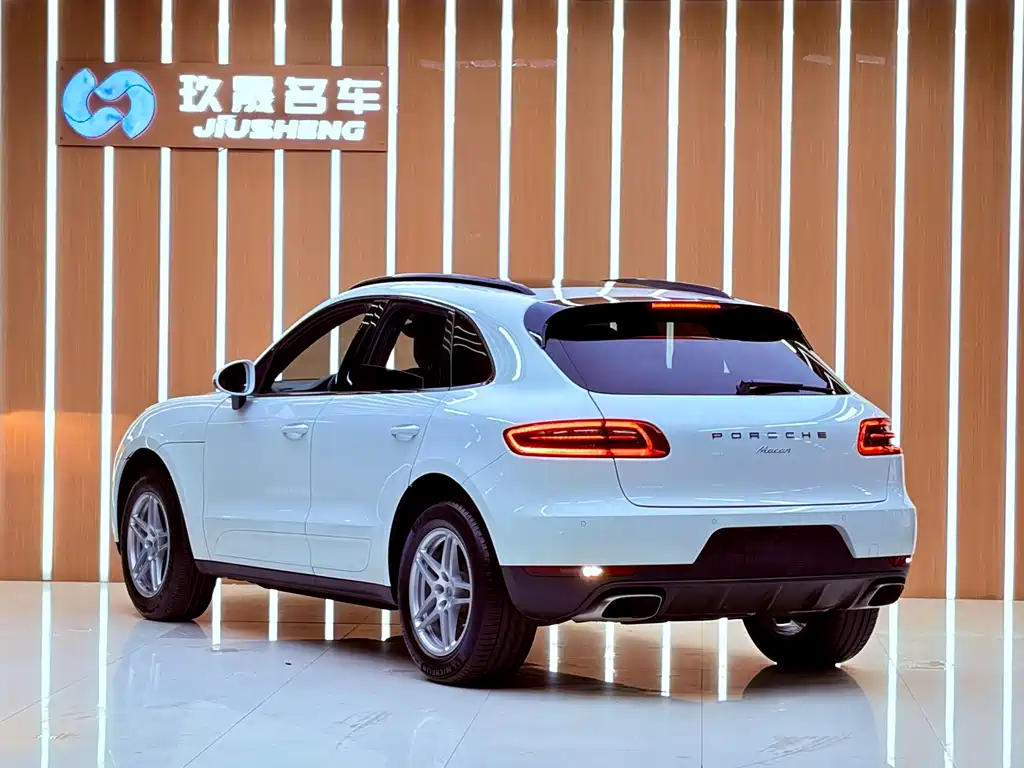 Porsche Macan — миниатюра 14