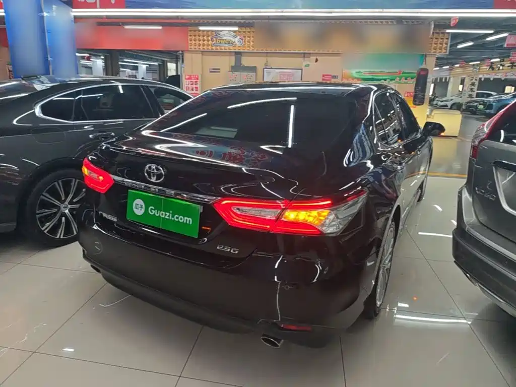 Toyota Camry — миниатюра 7