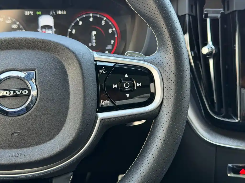 Volvo XC60 — миниатюра 28