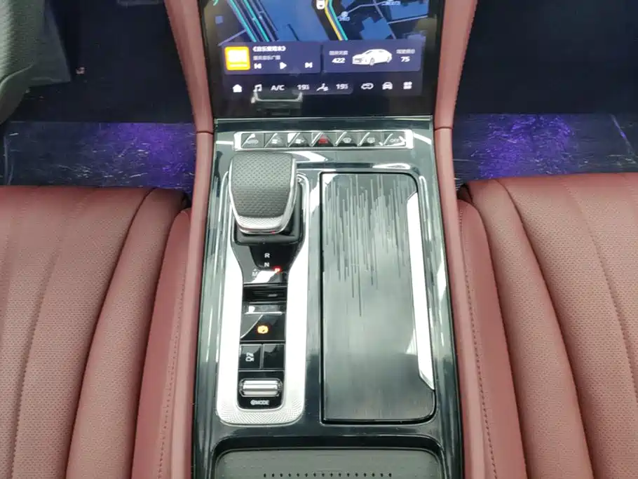 Hongqi Hongqi H5 — миниатюра 16