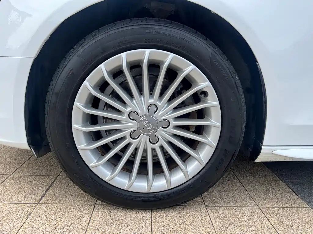 Audi A4L 2013 35 TFSI AT