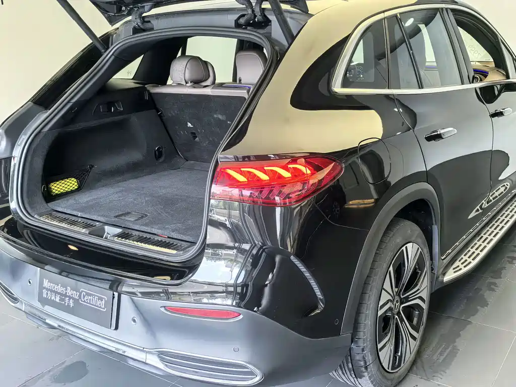 Mercedes-Benz EQE SUV — миниатюра 7