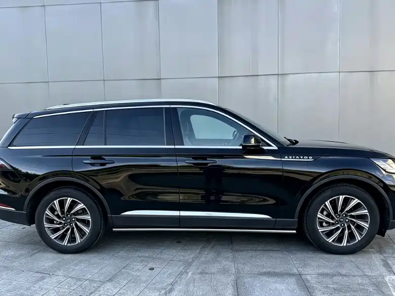 Lincoln Aviator — миниатюра 4