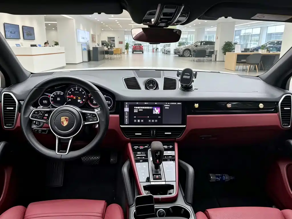 Porsche Cayenne — миниатюра 5