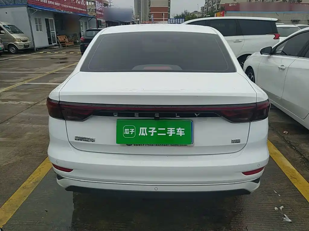 Geely Emgrand — миниатюра 6