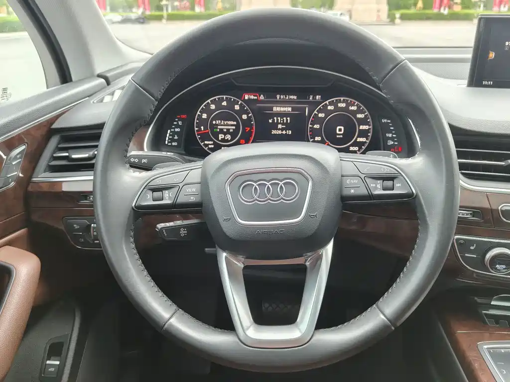 Audi Q7 — миниатюра 5