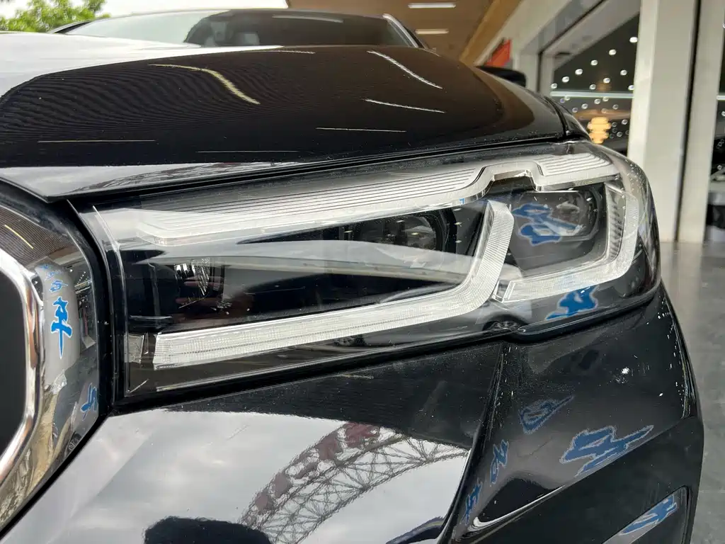 BMW 5 Series — миниатюра 14