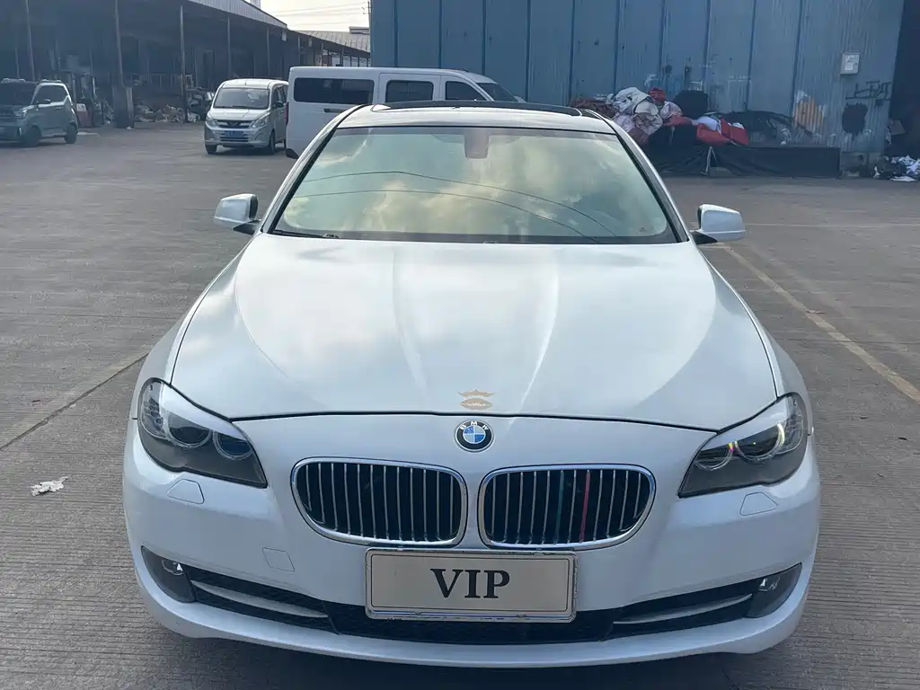 BMW 5 Series — миниатюра 2