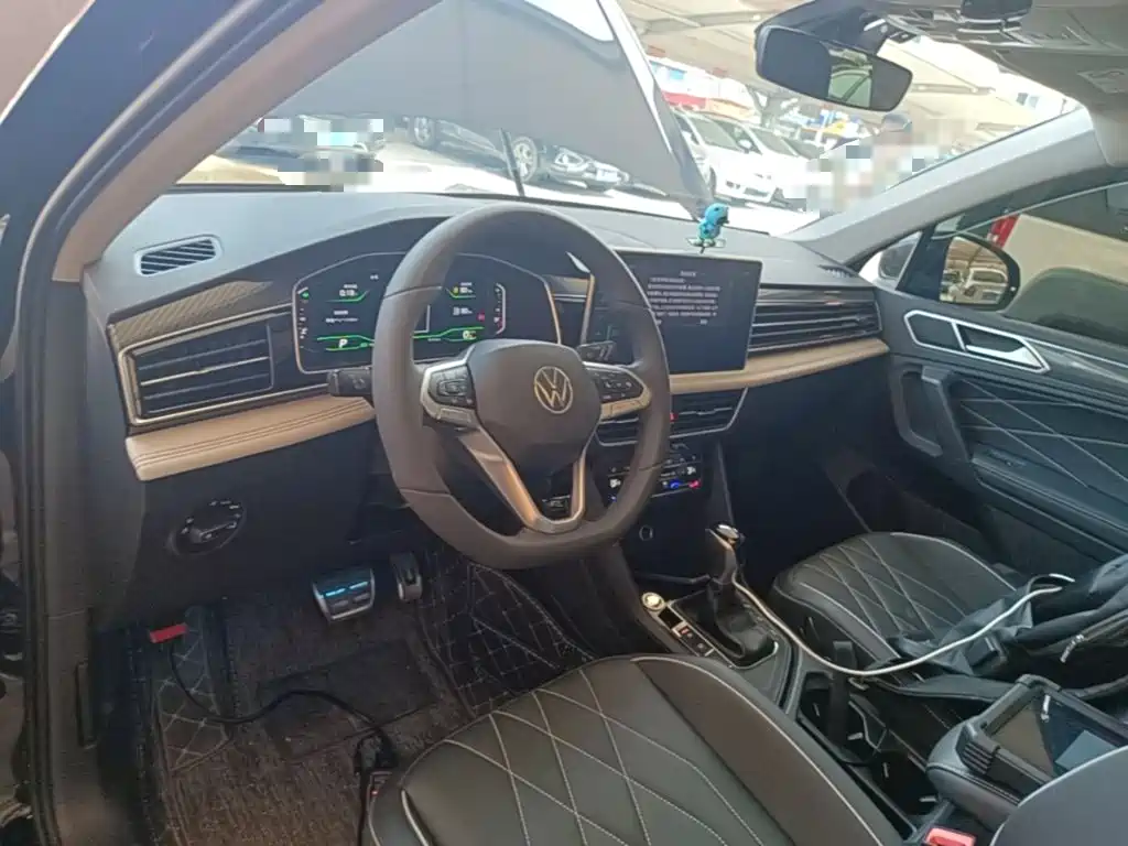 Volkswagen Tiguan L L 2024 330TSI AT R-Line