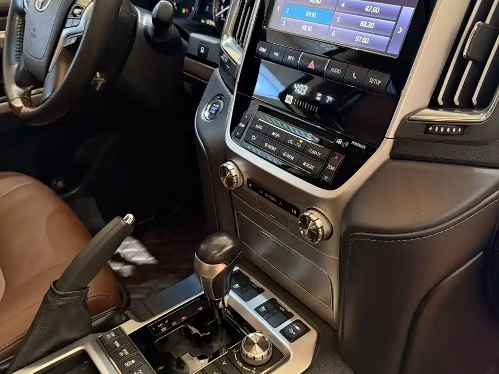 Toyota Land Cruiser 2018 5.7L VX-R