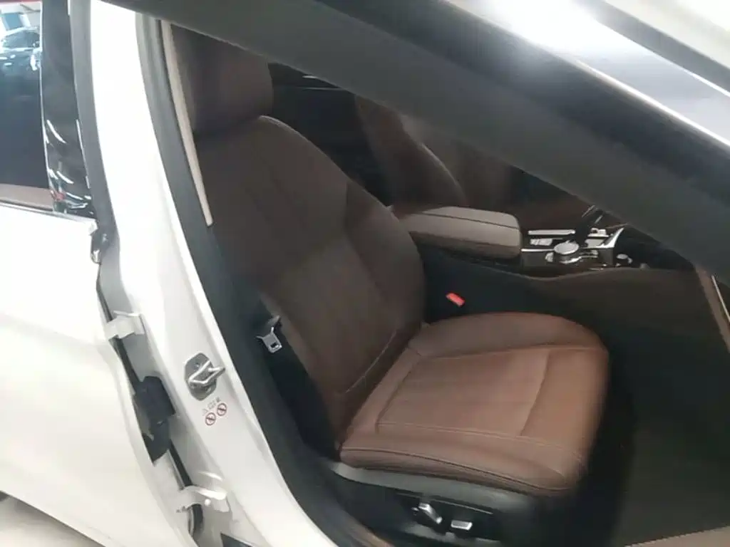 BMW 5 Series — миниатюра 25