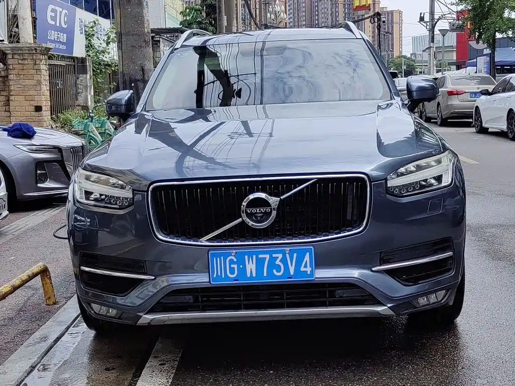 Volvo XC90 2015 T6 7 мест