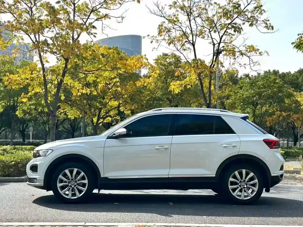 Volkswagen T-Roc - фото 3