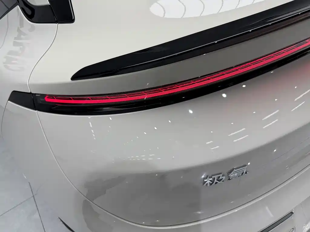 Zeekr 007GT — миниатюра 15