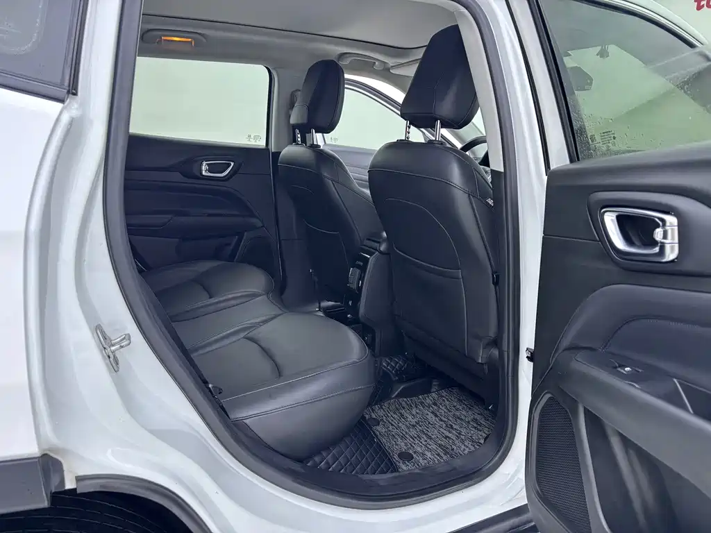 Jeep Compass — миниатюра 11