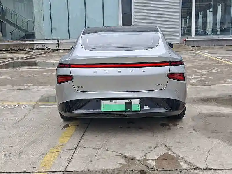 XPeng P7 — миниатюра 14