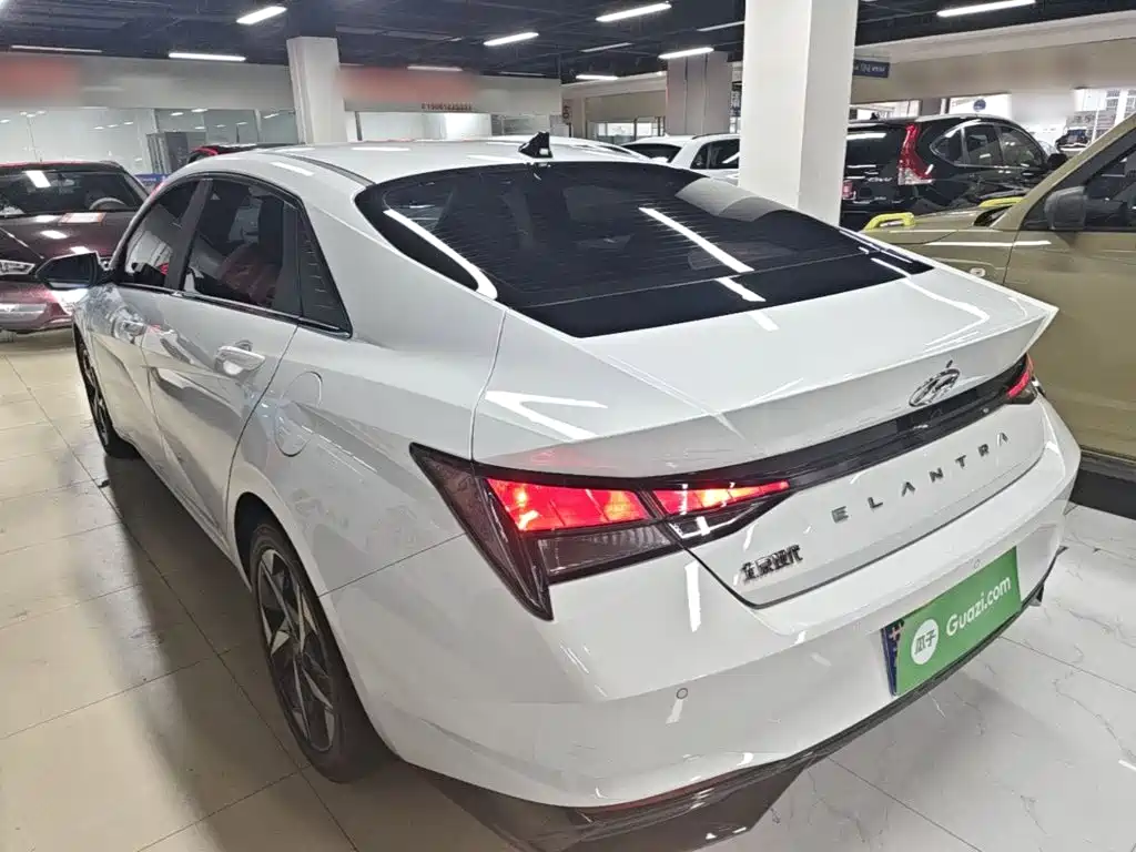 Hyundai Elantra — миниатюра 5