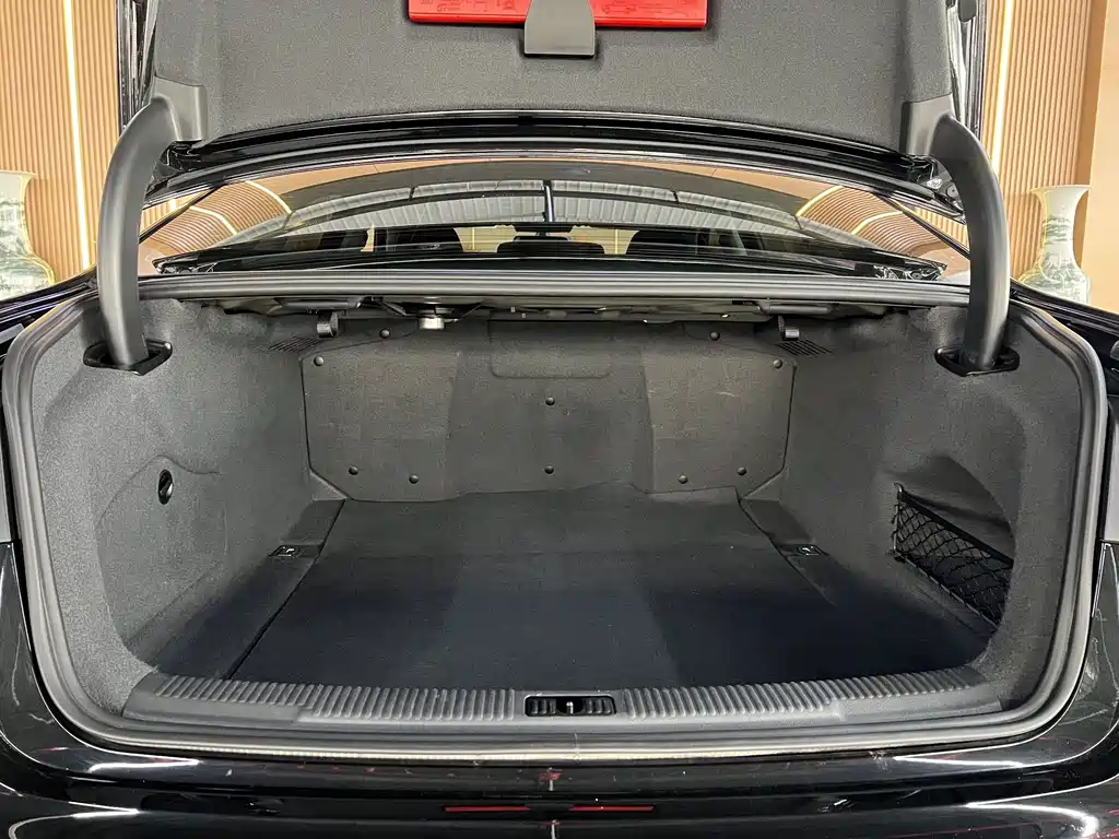 Audi A6L — миниатюра 12