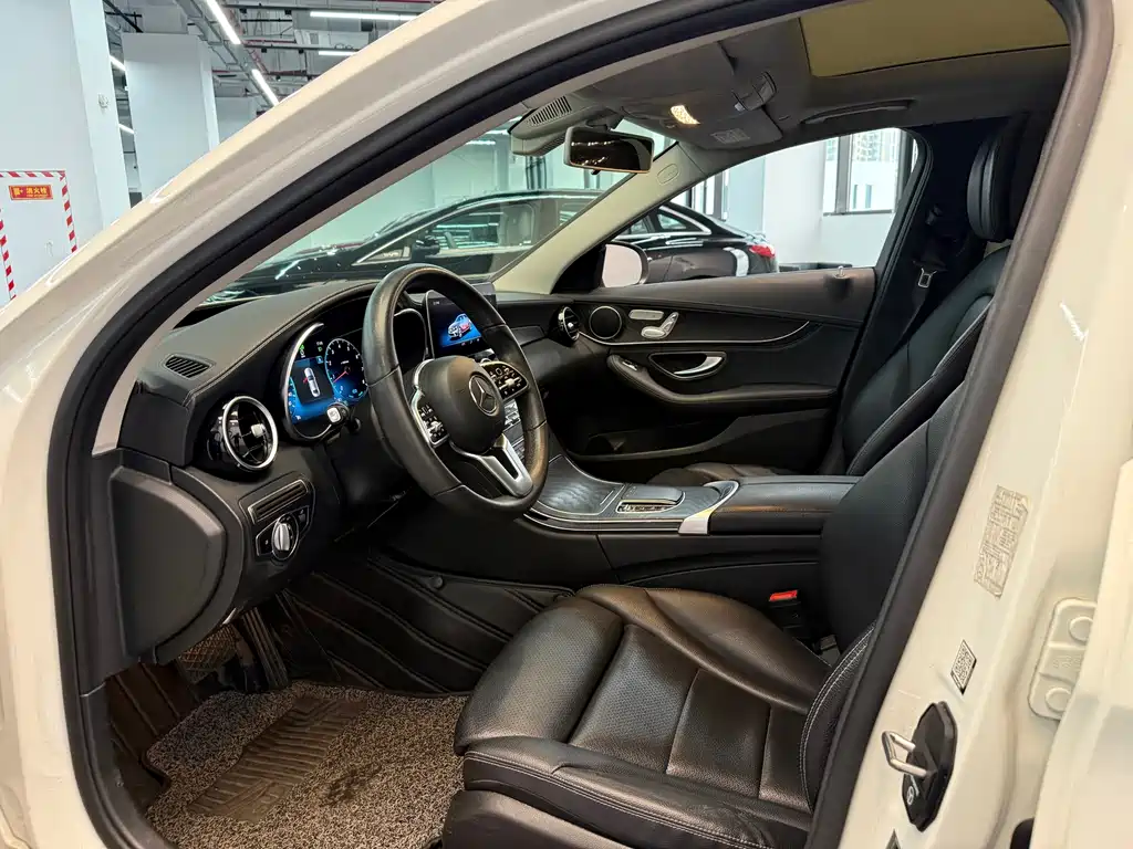 Mercedes-Benz C-Class — миниатюра 14