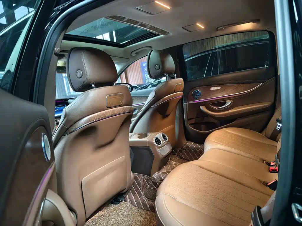 Mercedes-Benz E-Class — миниатюра 5