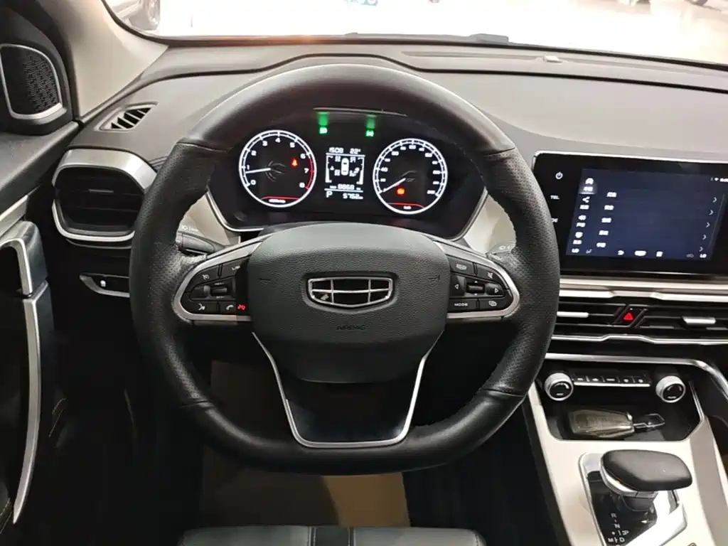 Geely Binyue — миниатюра 11