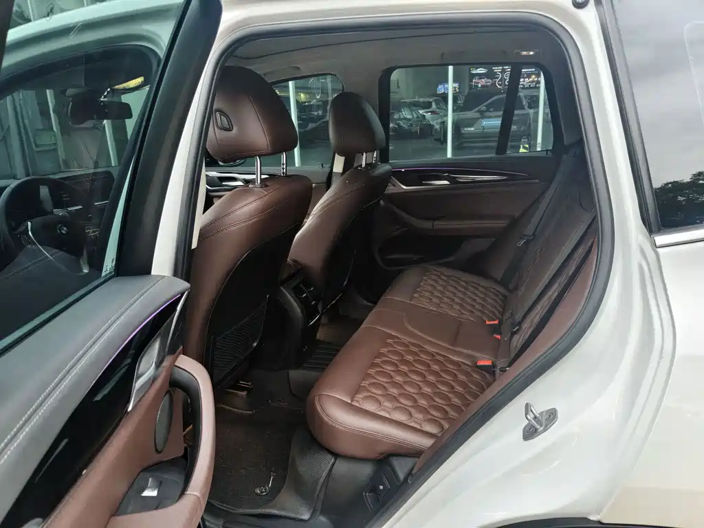 BMW iX3 — миниатюра 15