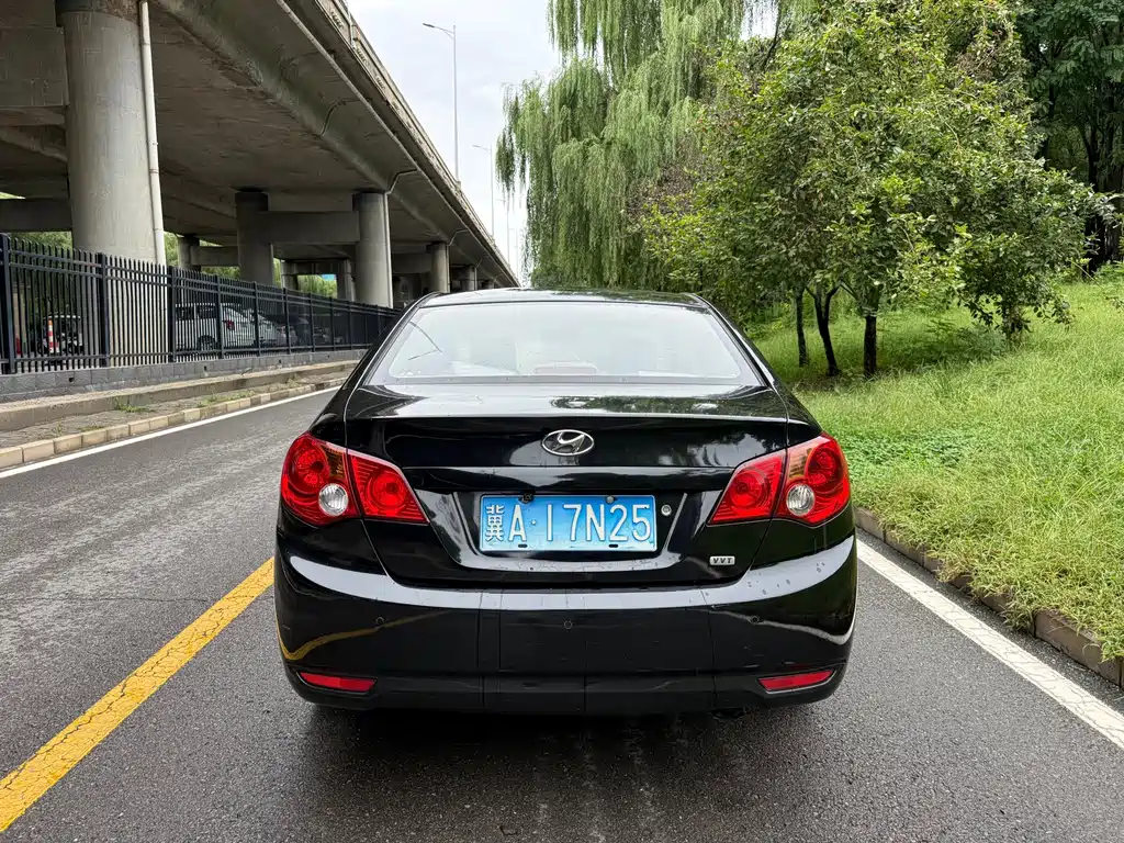 Hyundai Elantra — миниатюра 6