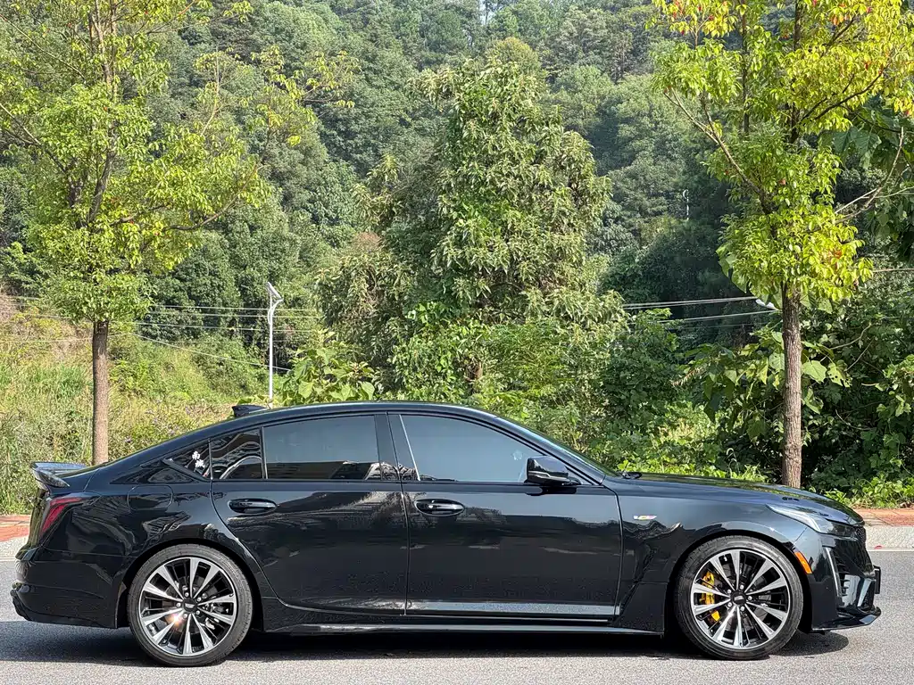 Cadillac CT5 — миниатюра 7