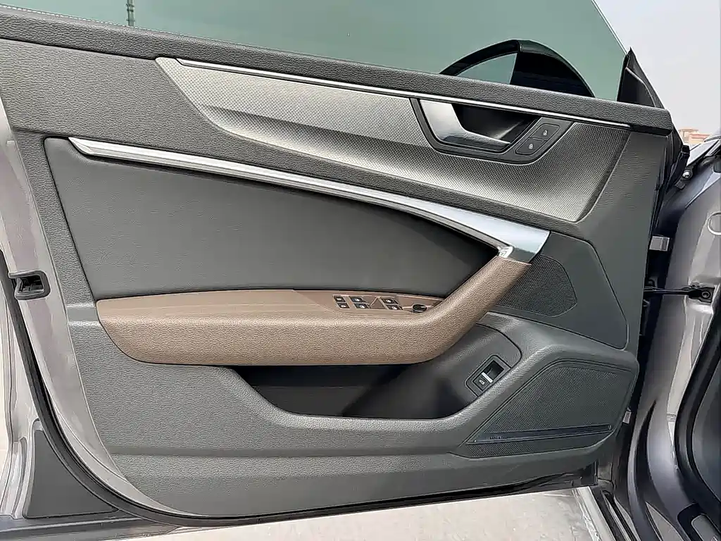 Audi A7L 2022 45 TFSI quattro S-line