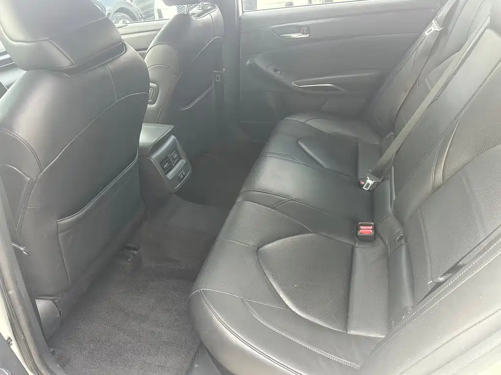 Toyota Avalon — миниатюра 8