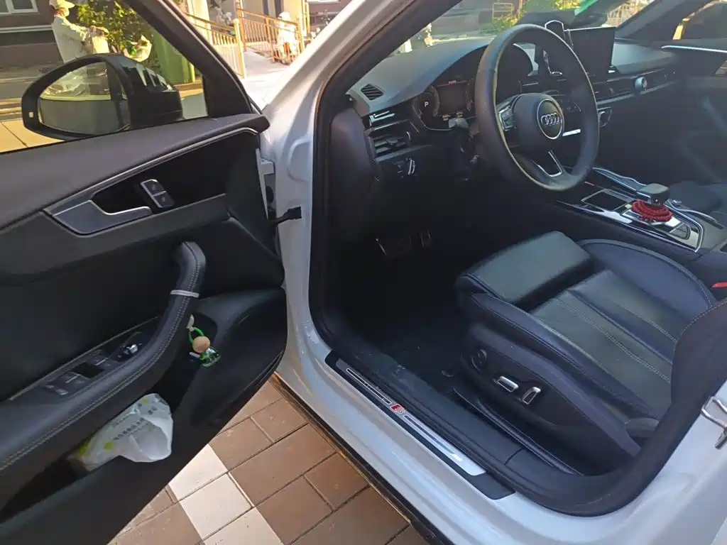 Audi A4L — миниатюра 12