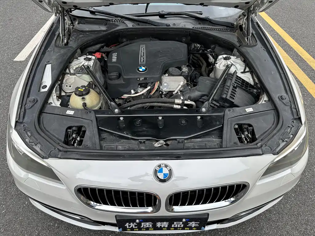 BMW 5 Series — миниатюра 10