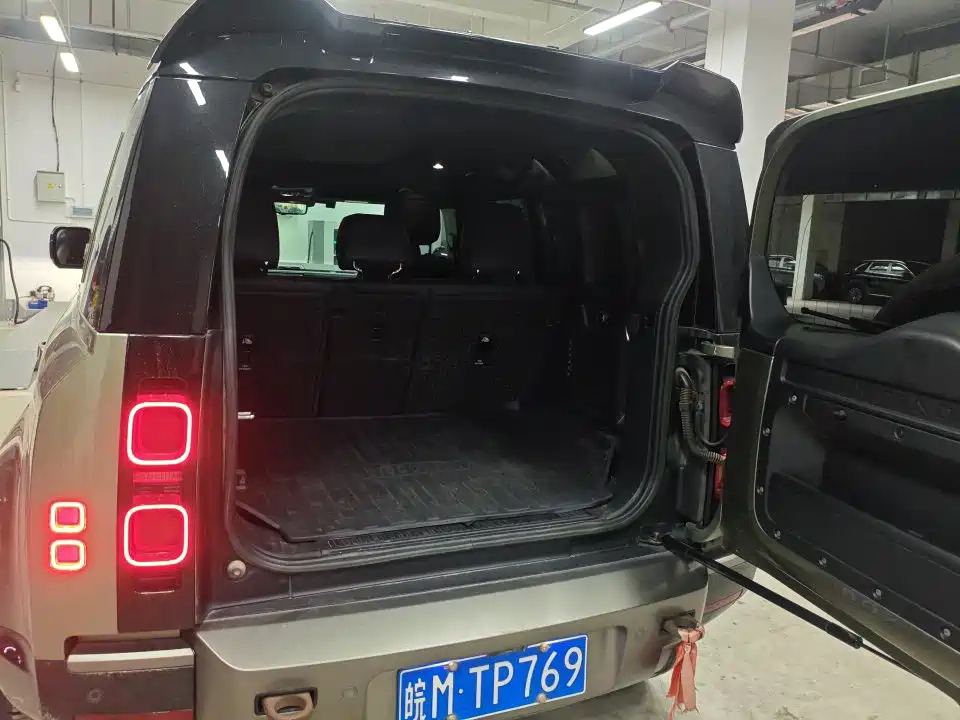 Land Rover Defender — миниатюра 5