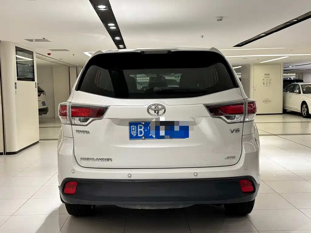 Toyota Highlander 2015 3.5L Elite 7 мест