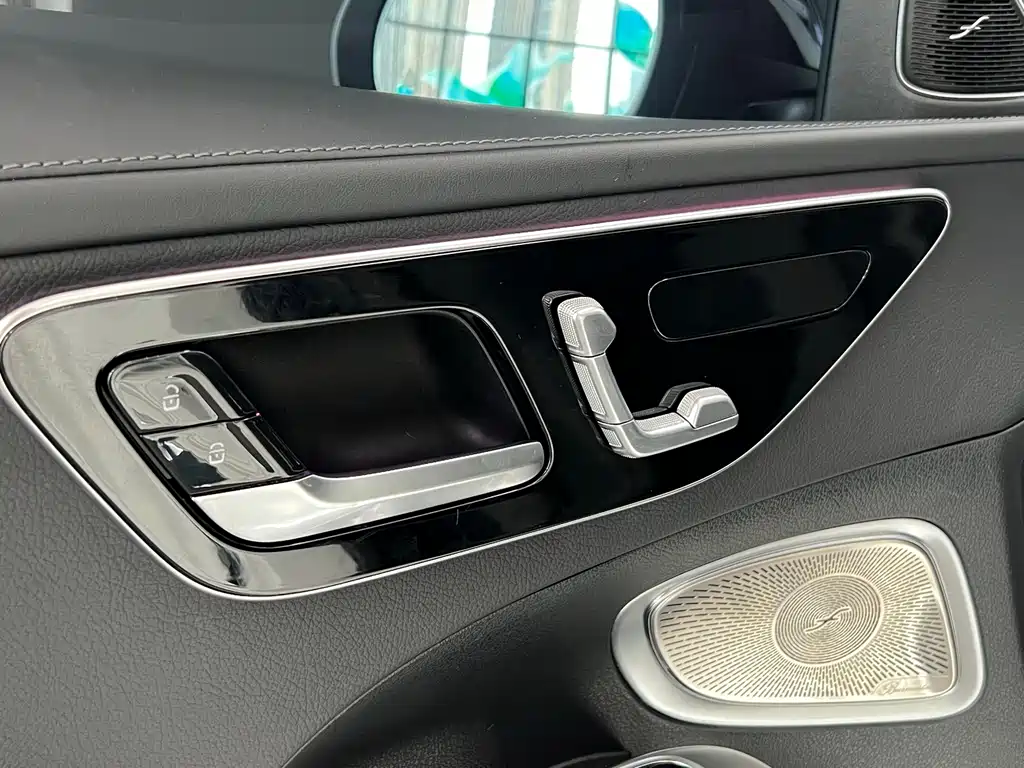 Mercedes-Benz C-Class — миниатюра 19