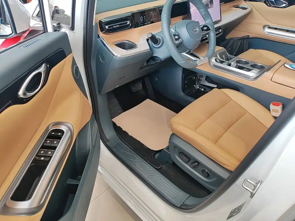 GAC Motor Trumpchi E8 PHEV — миниатюра 16