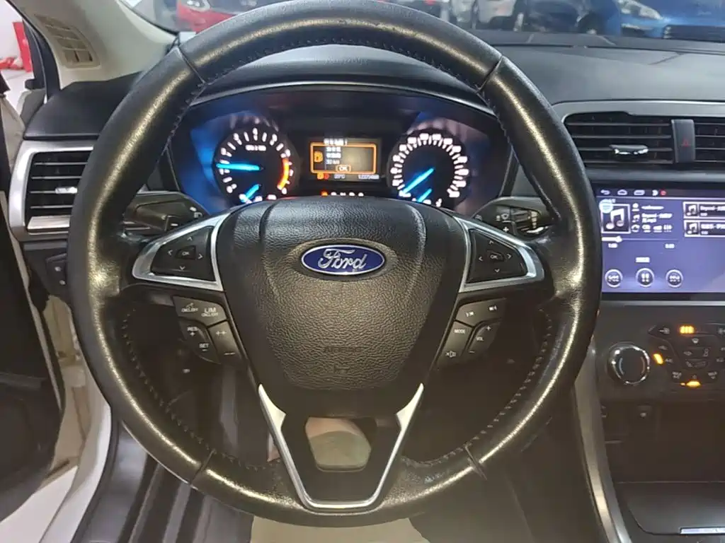 Ford Mondeo — миниатюра 11