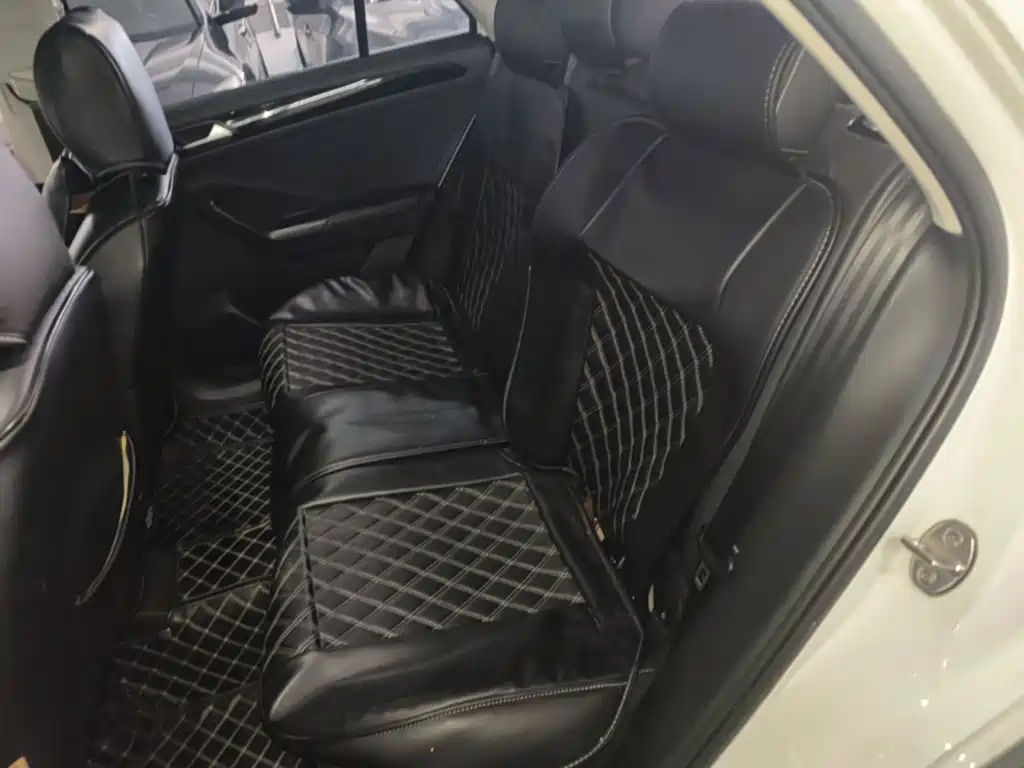 Volkswagen T-Roc — миниатюра 17
