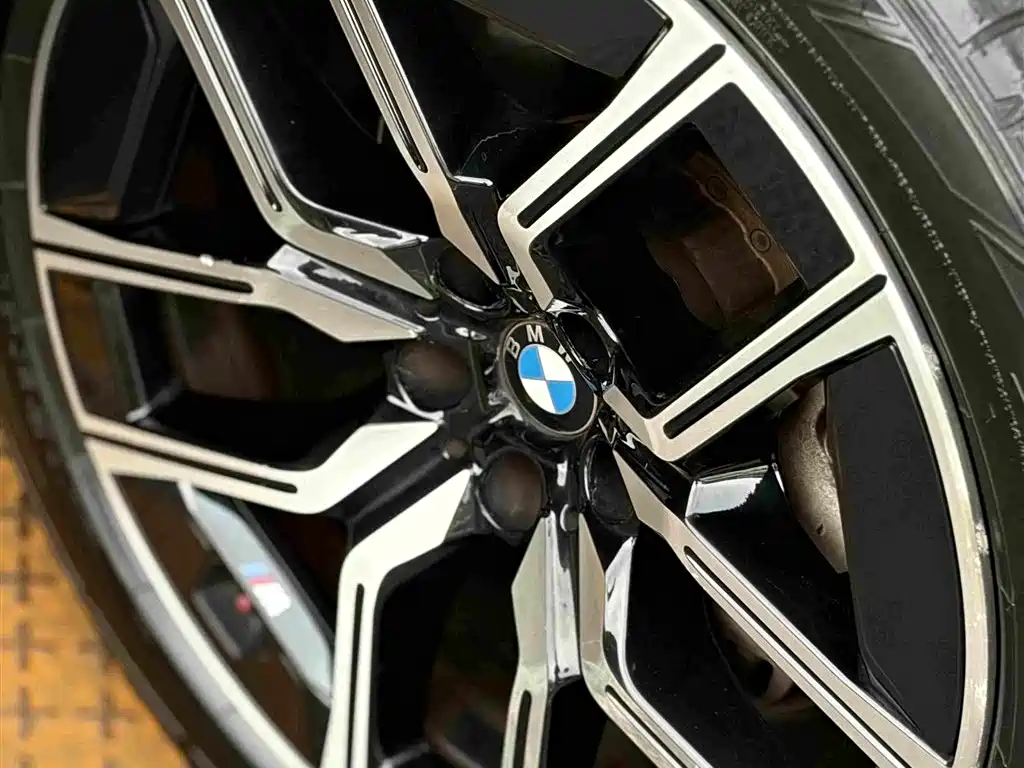 BMW 7 Series — миниатюра 8
