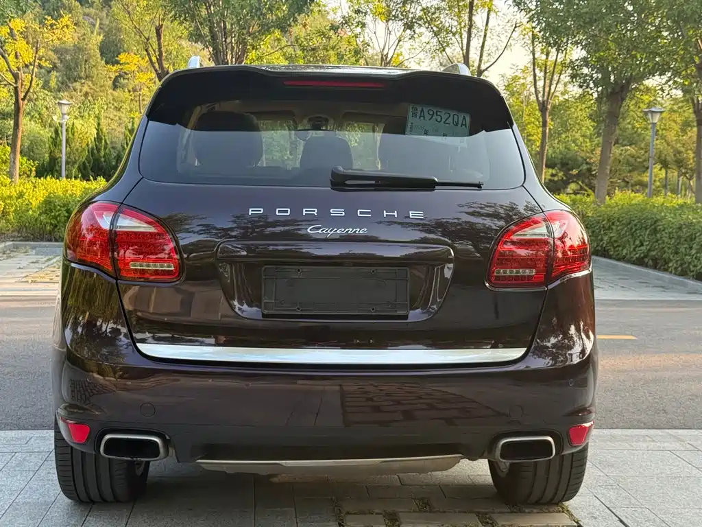 Porsche Cayenne — миниатюра 5