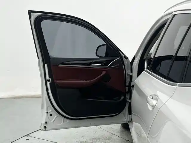 BMW X3 — миниатюра 27