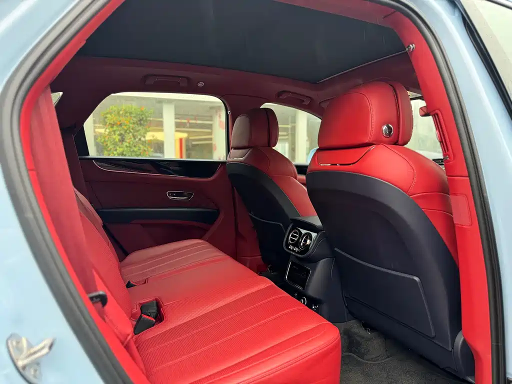 BENTLEY TIMYUE PLUG IN HYBRID