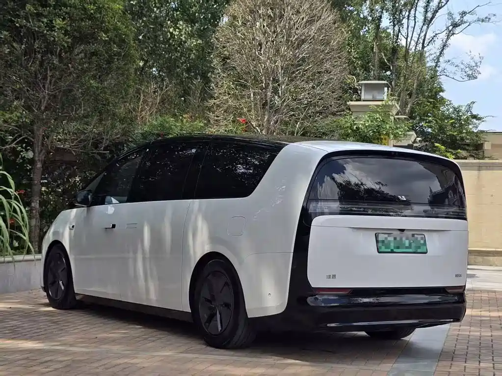 Li Auto Li MEGA — миниатюра 8