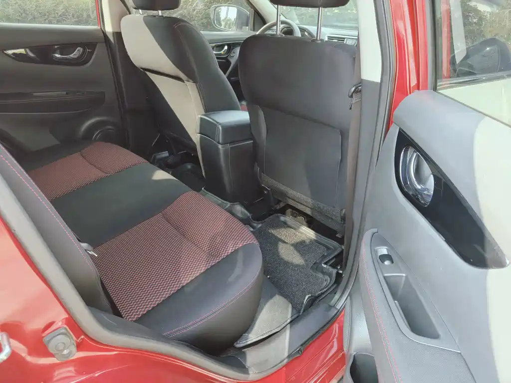 Nissan Qashqai — миниатюра 12