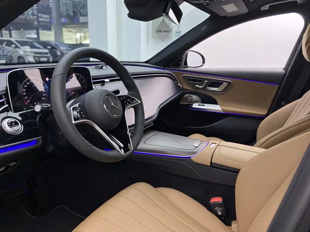 Mercedes-Benz E-Class — миниатюра 27