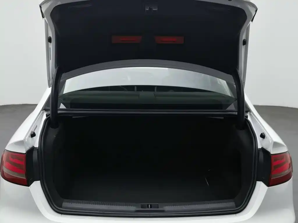 Audi A4L — миниатюра 16