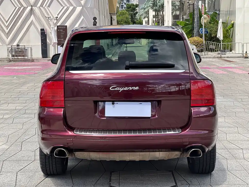 Porsche Cayenne — миниатюра 5