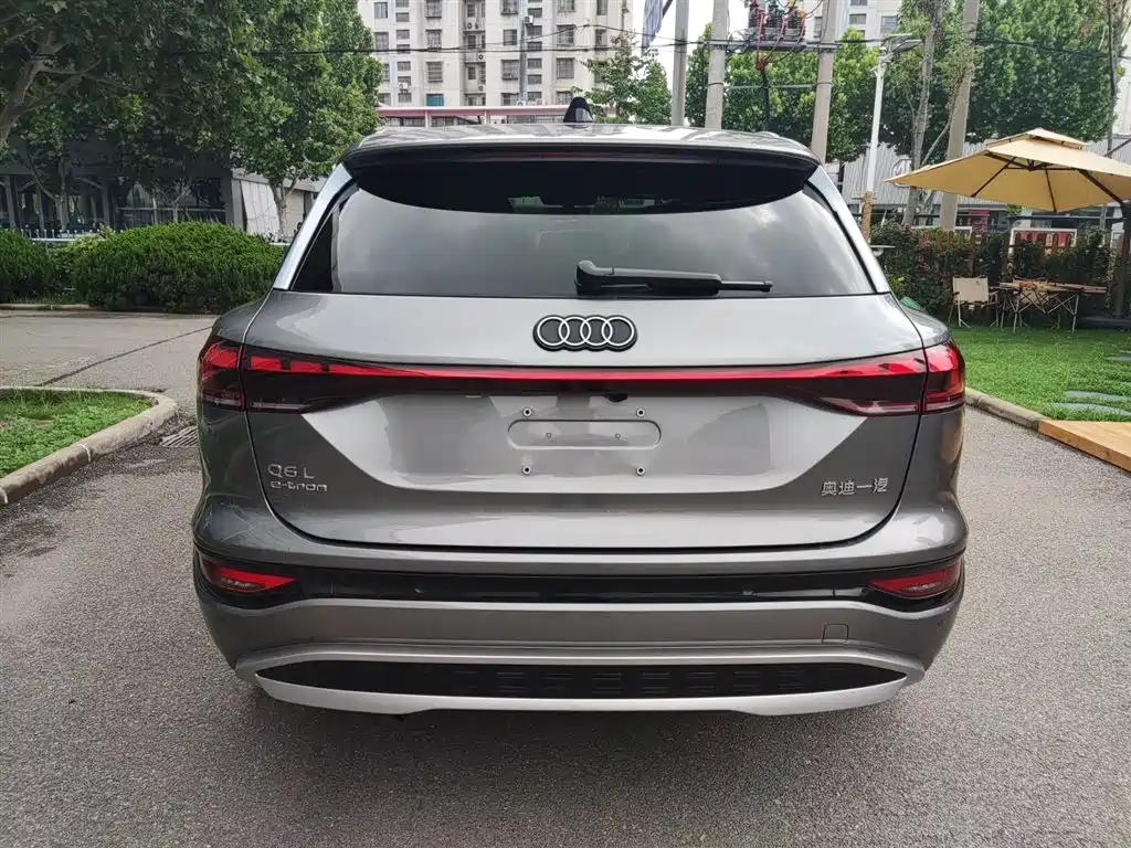 Audi Q6L e-tron