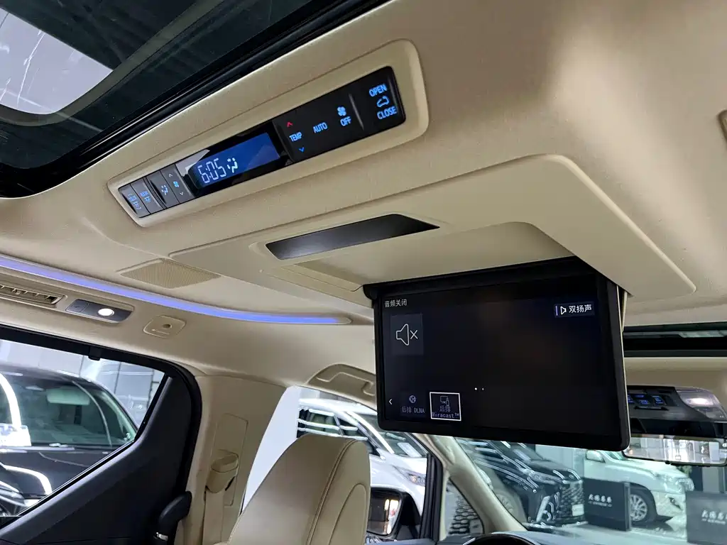 Toyota Vellfire — миниатюра 15