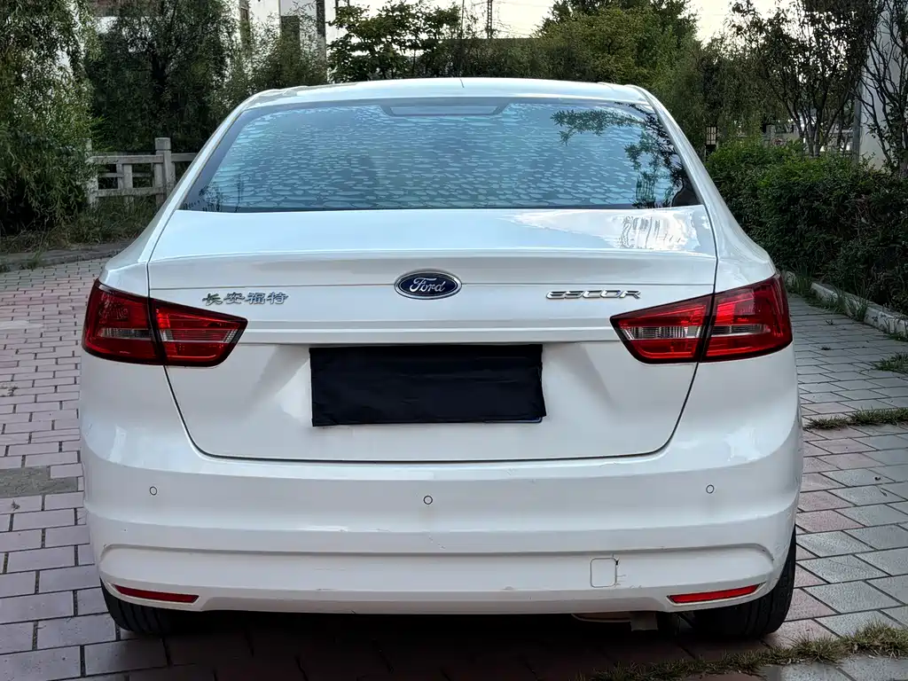 Ford Escort — миниатюра 14